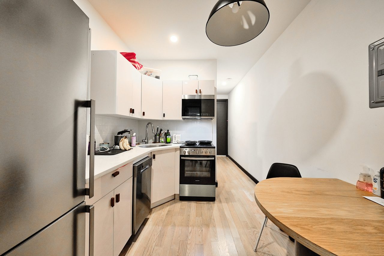 #1879: Ridgewood - Queen Room B W/ Private Bathroom - 20