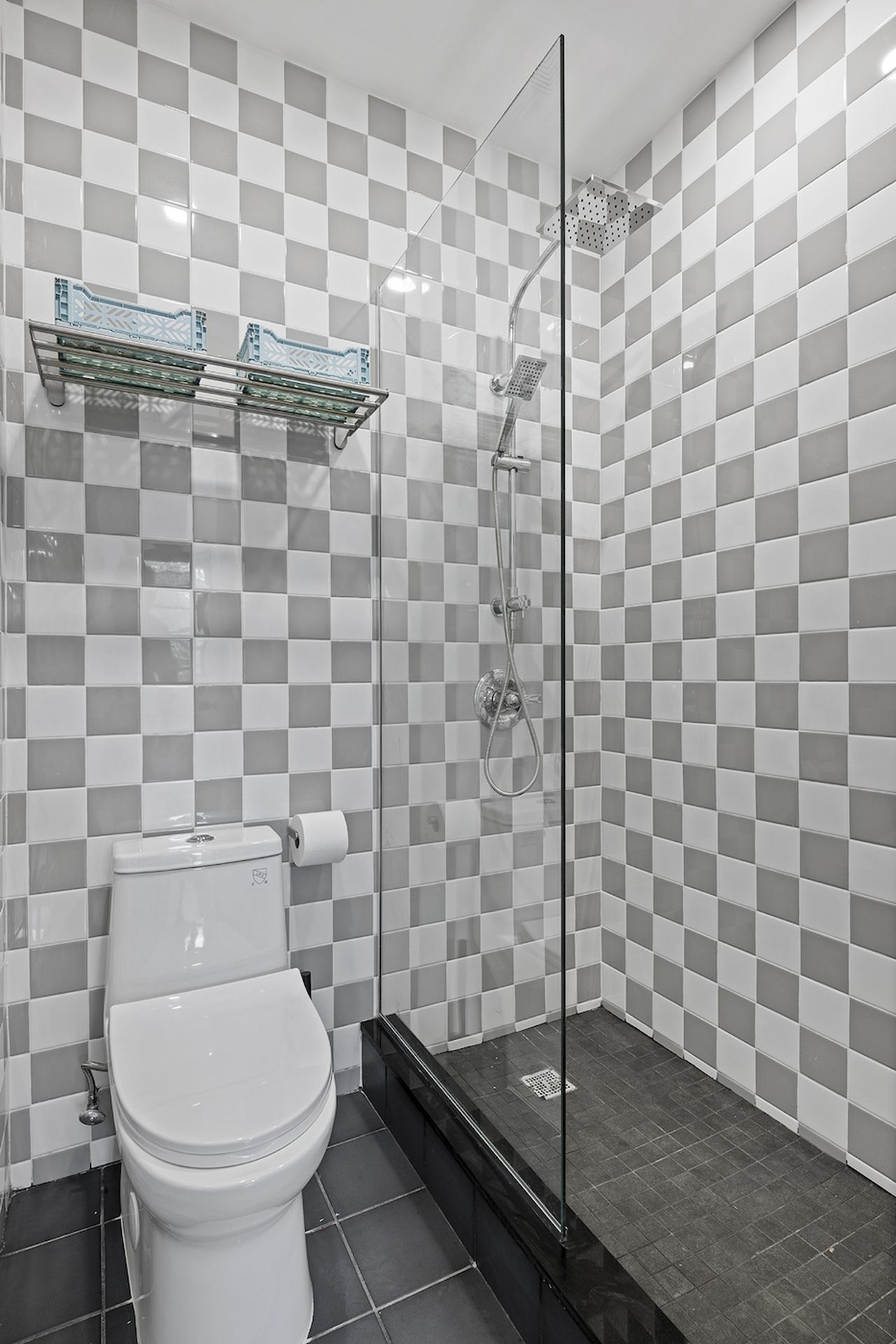  #1881: Ridgewood - Queen Bedroom A W/ Private Bathroom  -  #1881: Ridgewood  - Gallery -  4