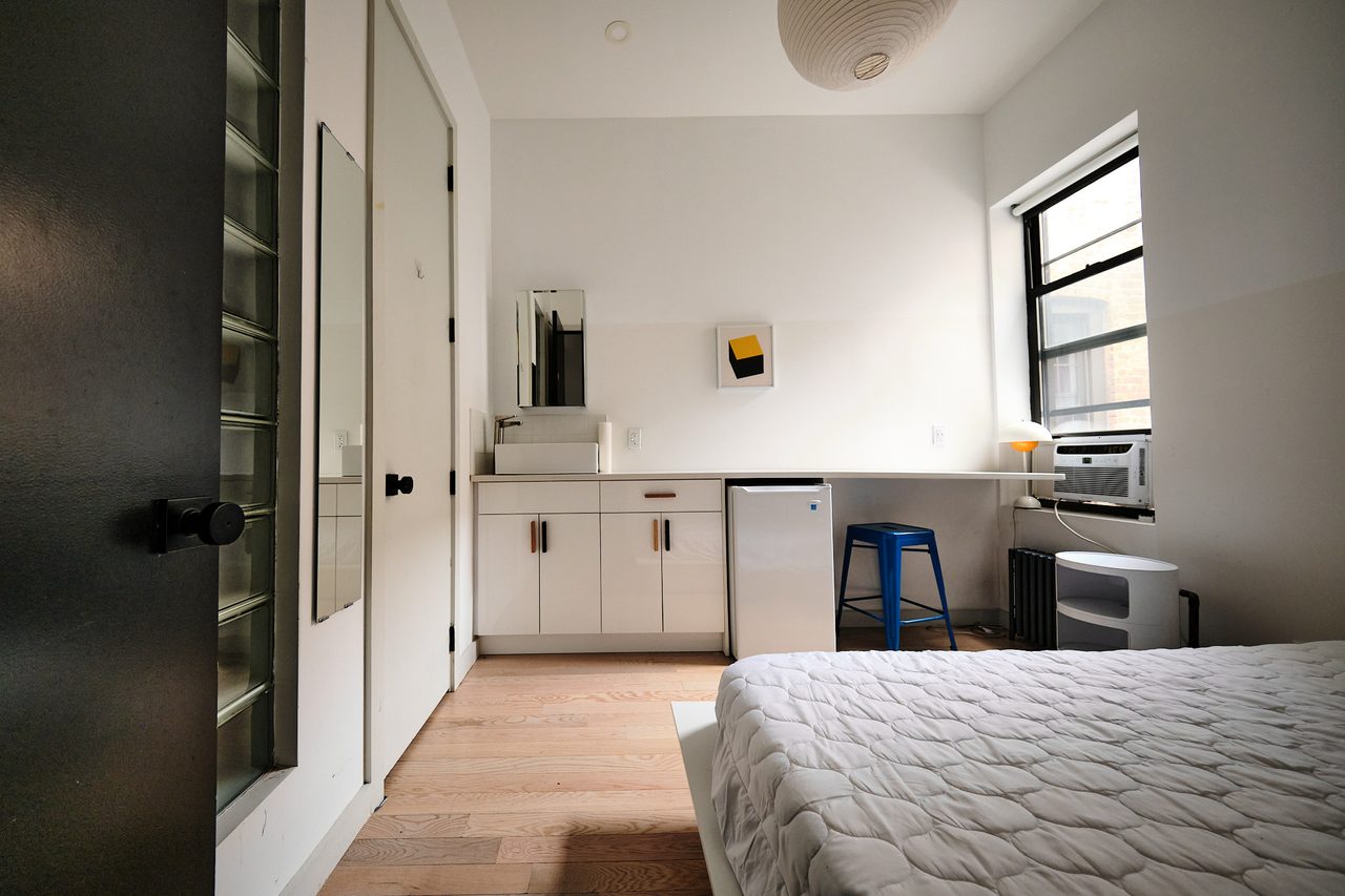 #1877: Ridgewood - Queen Bedroom A W/ Private Bathroom - 2