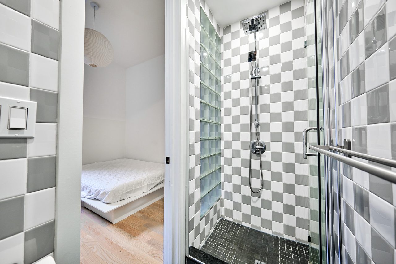 #1877: Ridgewood - Queen Bedroom A W/ Private Bathroom - 4