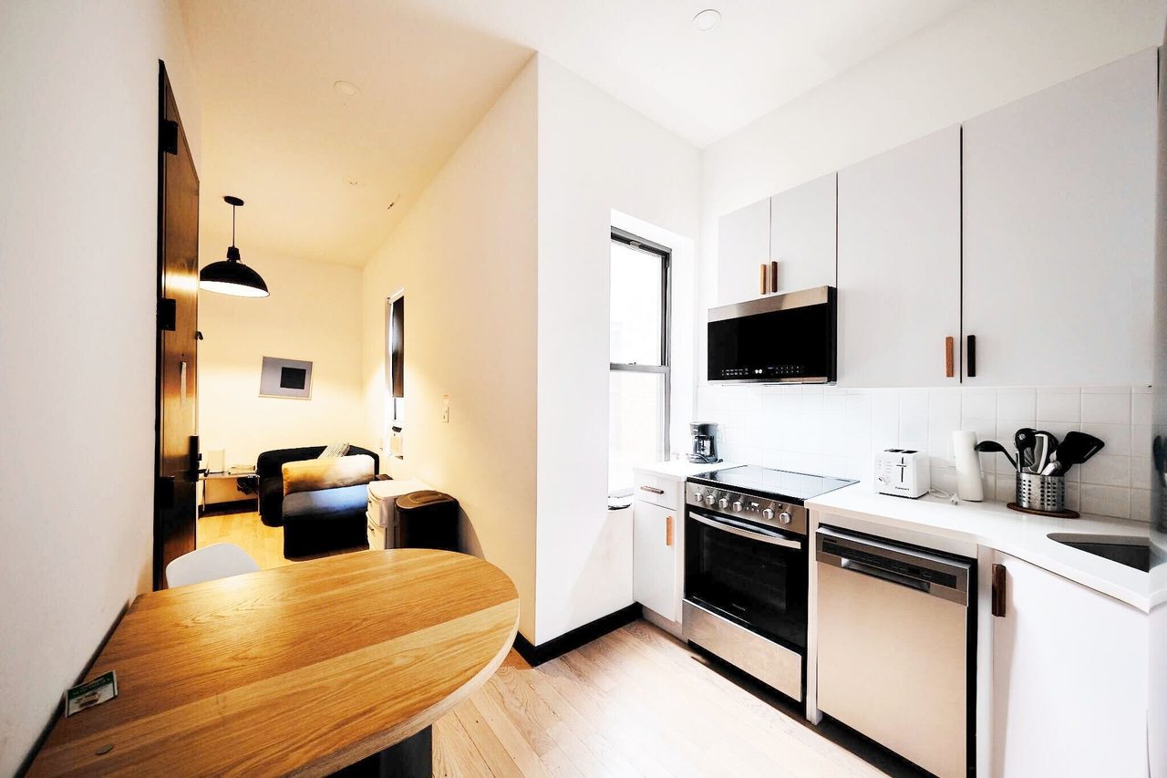 #1877: Ridgewood - Queen Bedroom C W/ Private Bathroom - 17
