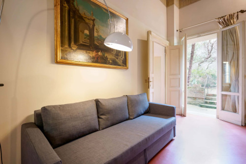 Appartamento con giardino, Piazza Androvaldi