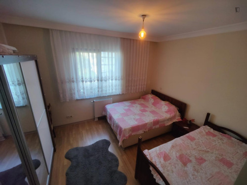 Charming ensuite double room ideal for ITU Maritime Faculty, Sabancı University, GTU, Okan University, or Piri Reis University students