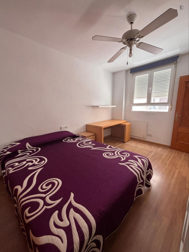 Cozy bedroom ideal for students 1 minute away from the beach in Almería