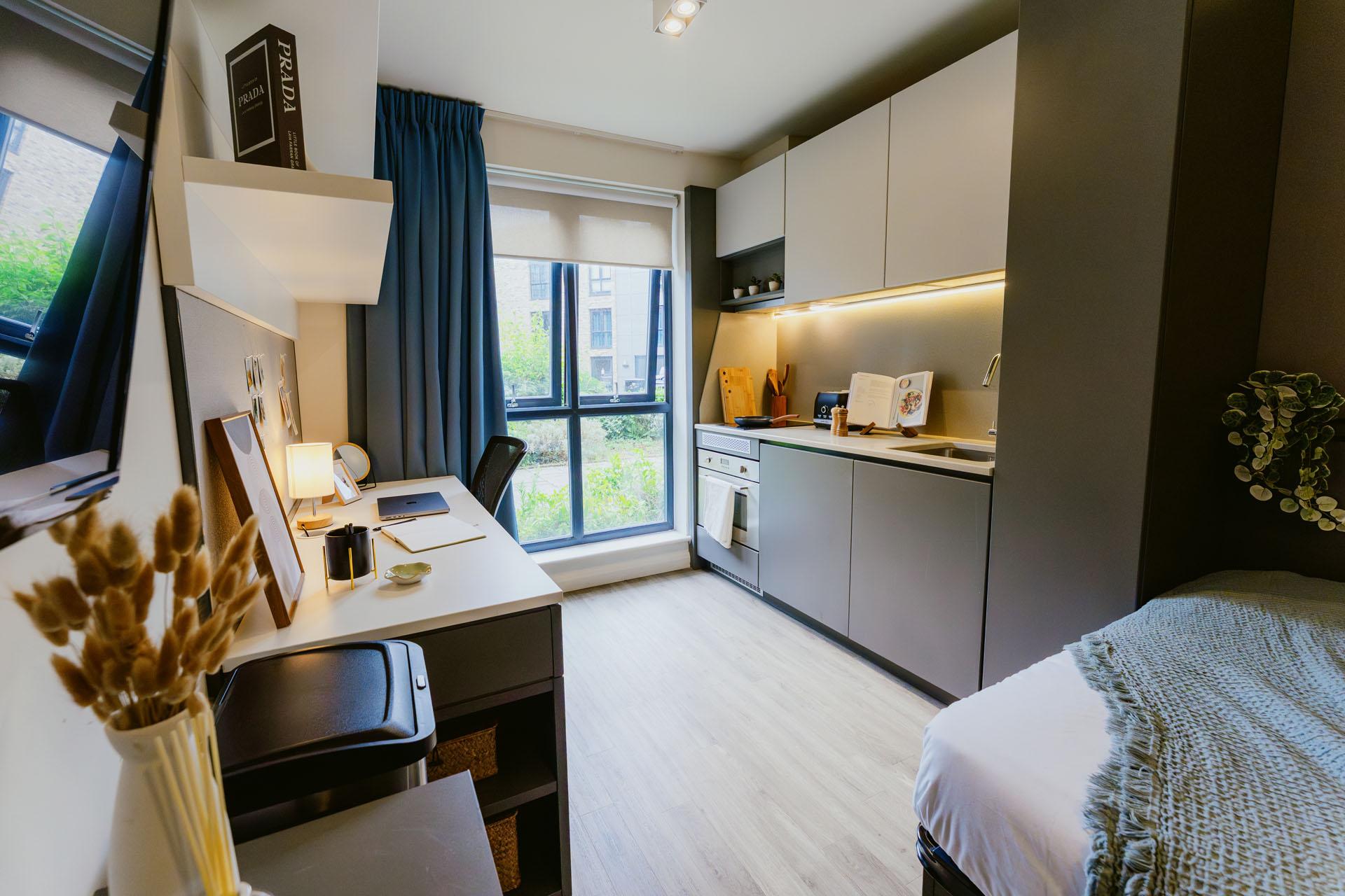  Bronze Studio  -  Portswood House  - Gallery -  4