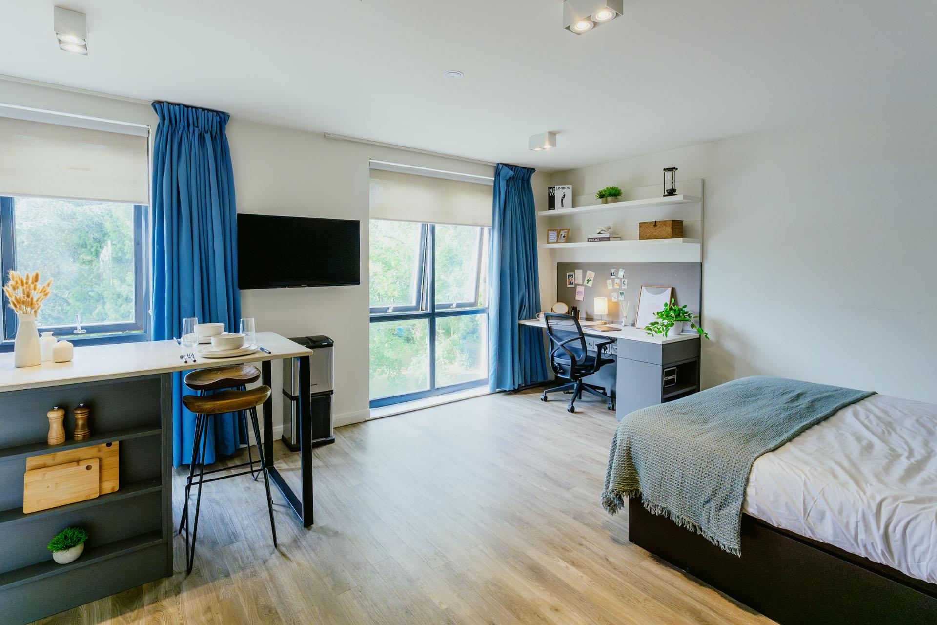  Gold Studio  -  Portswood House  - Gallery -  3