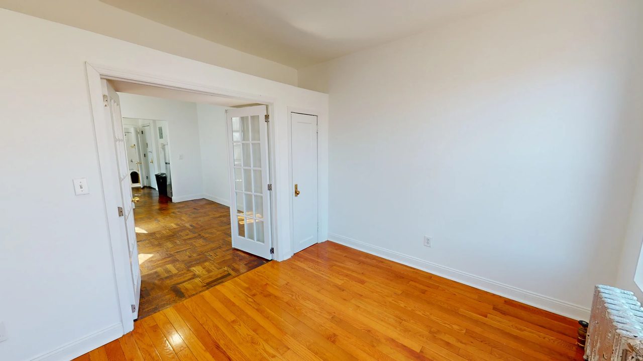  #1120: East Village - 1 Bedroom (Queen)  -  #1120: East Village  - Gallery -  32