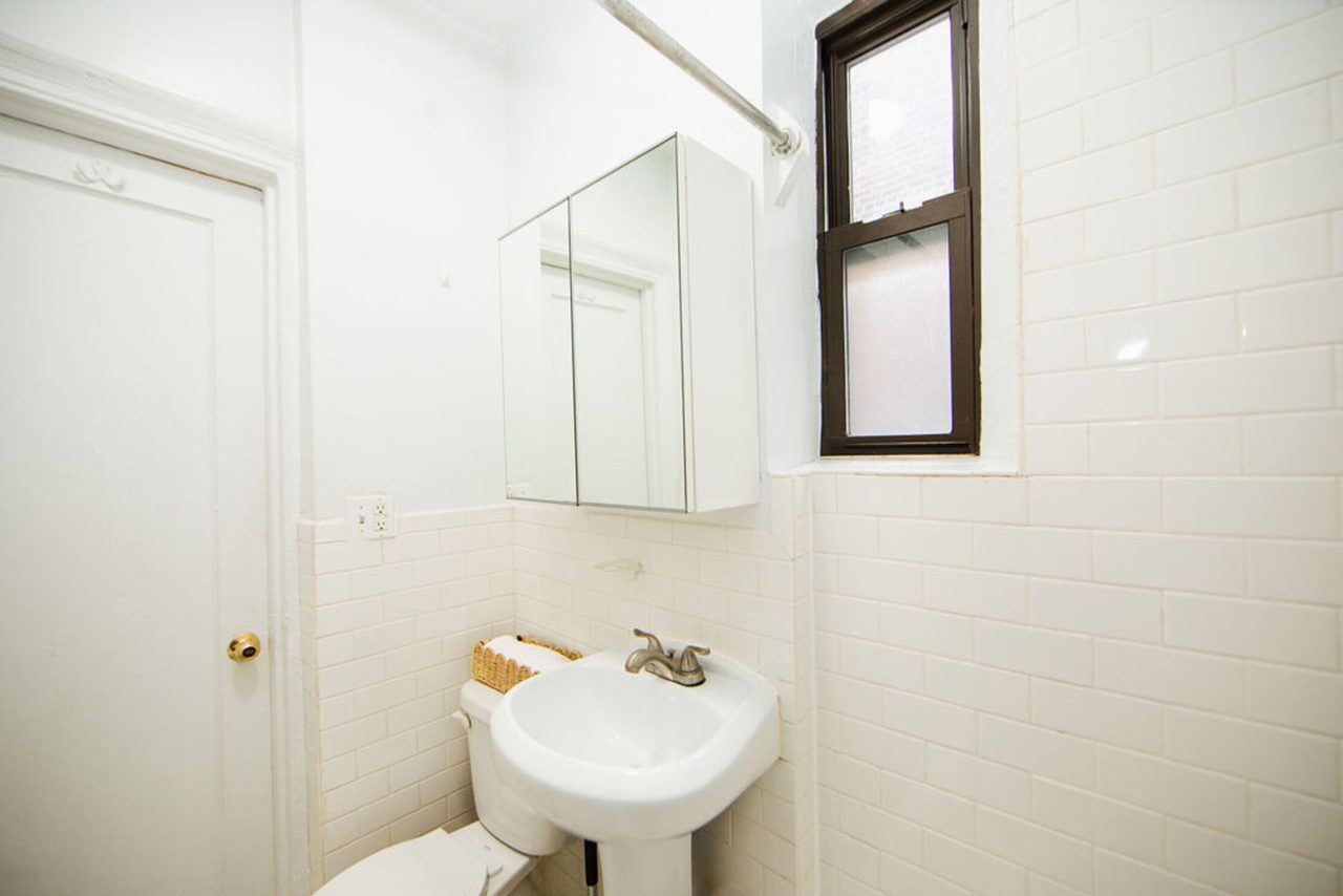  #1120: East Village - 1 Bedroom (Queen)  -  #1120: East Village  - Gallery -  8