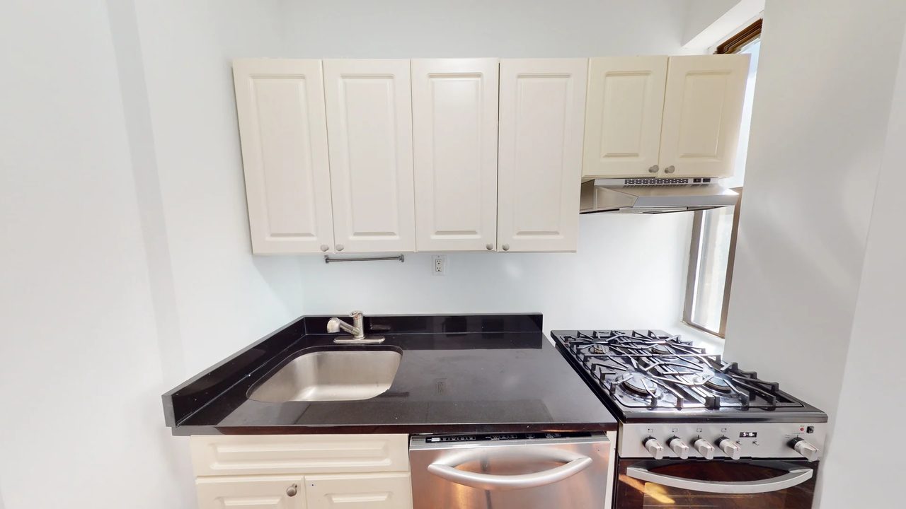  #1120: East Village - 1 Bedroom (Queen)  -  #1120: East Village  - Gallery -  25