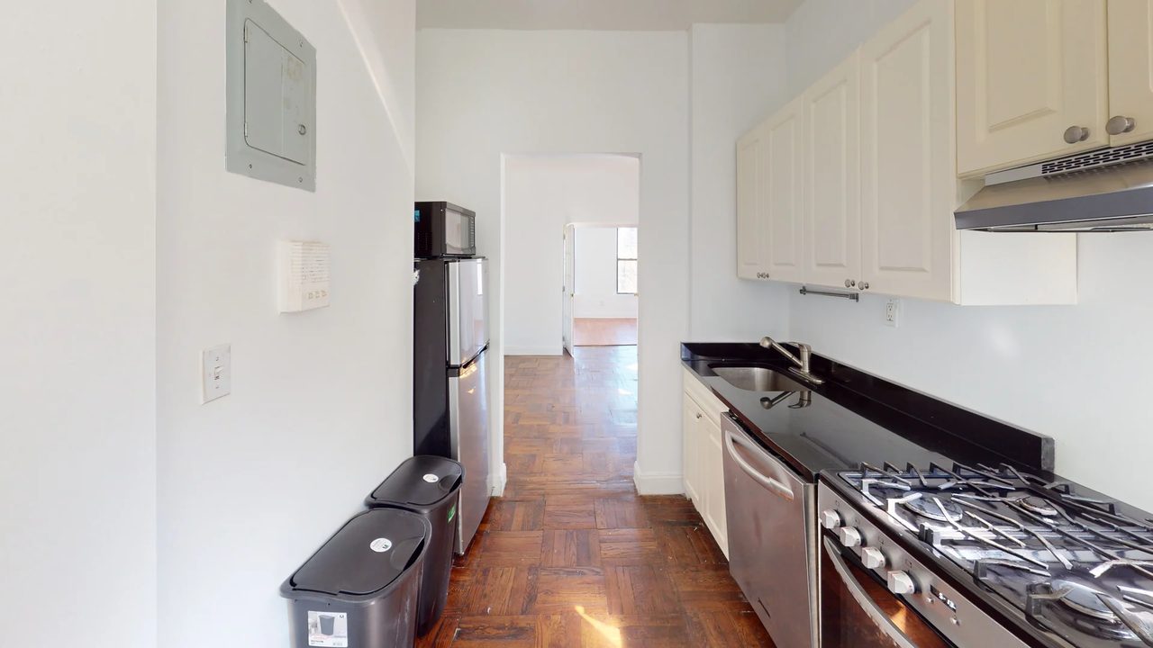  #1120: East Village - 1 Bedroom (Queen)  -  #1120: East Village  - Gallery -  24