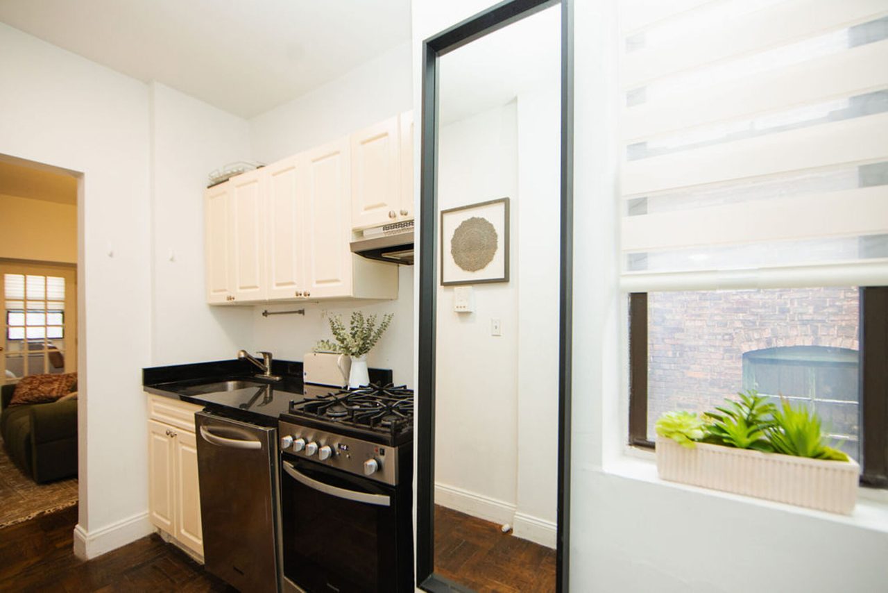  #1120: East Village - 1 Bedroom (Queen)  -  #1120: East Village  - Gallery -  14