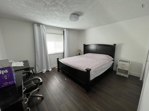 Elegant double bedroom in Chase River