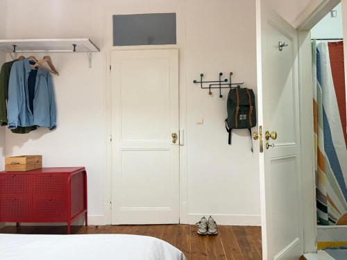 Delightful Double Bedroom with a private bathroom at Lisbon's heart.