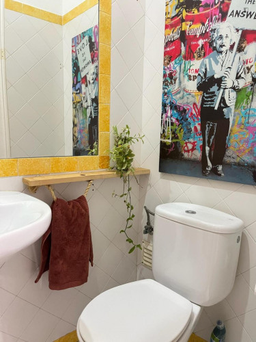 Delightful Double Bedroom with a private bathroom at Lisbon's heart.