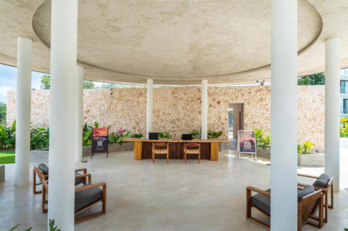 Luxury Stunning Coliving w/ Pool + Gym 10 minutes away from Tulum Beach