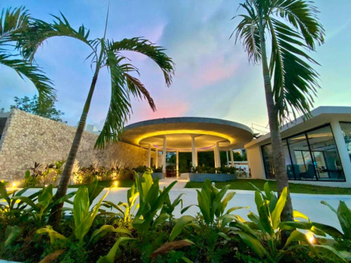 Luxury Stunning Coliving w/ Pool + Gym 10 minutes away from Tulum Beach