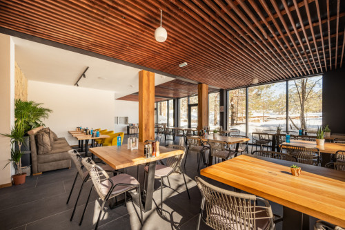 Stylish Mountain Coliving & Co-working + Outdoor Chill Zones + Social Lounge + Nature Wellness