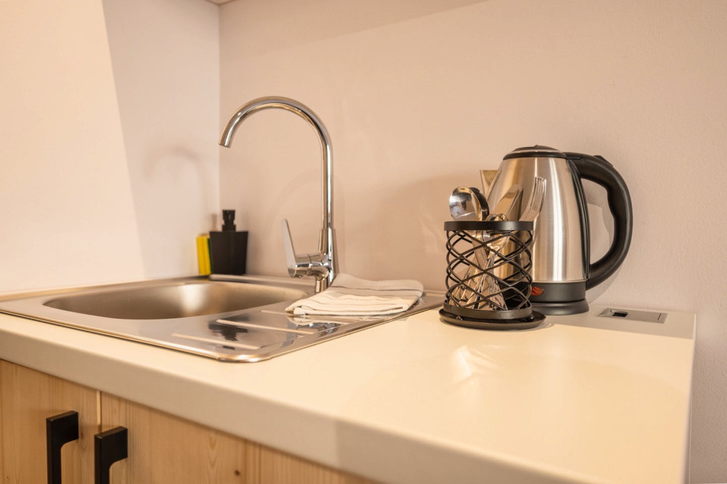 Mini Suite - Stylish Mountain Coliving & Co-working + Outdoor Chill Zones + Social Lounge + Nature Wellness - Gallery - 20