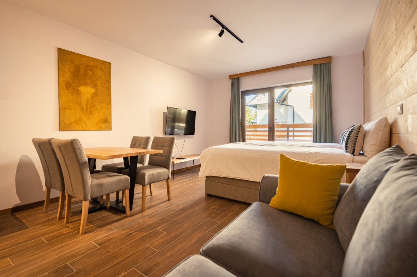 Mini Suite - Stylish Mountain Coliving & Co-working + Outdoor Chill Zones + Social Lounge + Nature Wellness - Gallery - 24