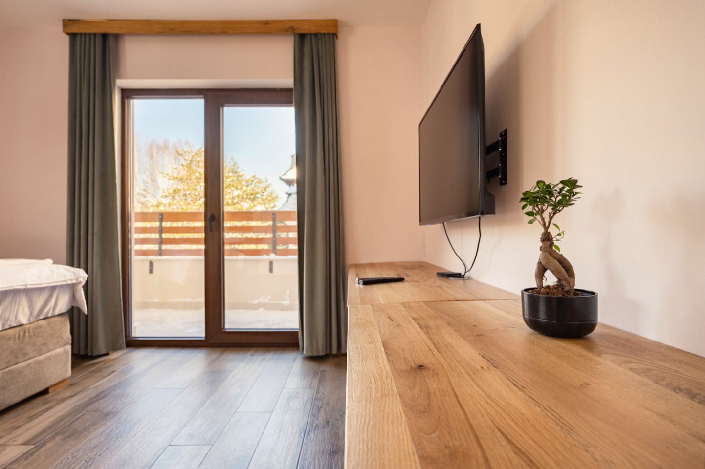 Standard Room - Stylish Mountain Coliving & Co-working + Outdoor Chill Zones + Social Lounge + Nature Wellness - Gallery - 4