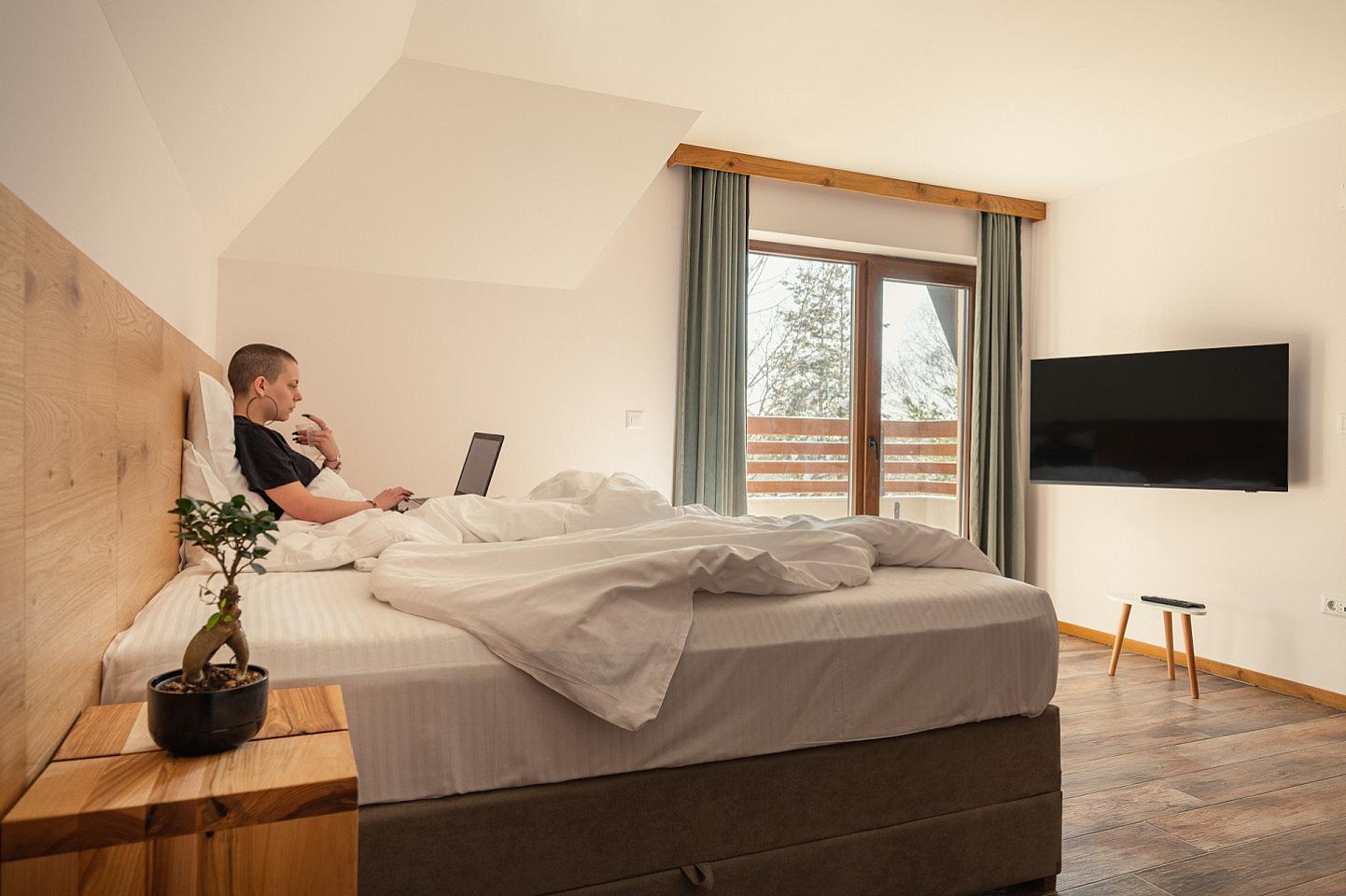 Standard Room - Stylish Mountain Coliving & Co-working + Outdoor Chill Zones + Social Lounge + Nature Wellness - Gallery - 26