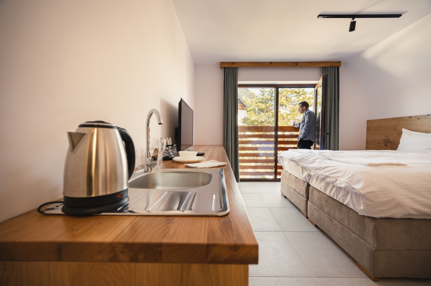 Standard Room - Stylish Mountain Coliving & Co-working + Outdoor Chill Zones + Social Lounge + Nature Wellness - Gallery - 31