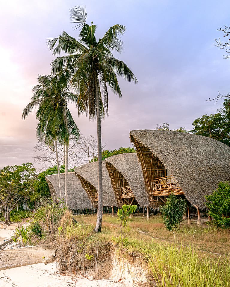 Large Bamboo Hut With Sea View - Blissful Island Coliving: Perfect for Work & Relaxation with High-Speed Internet - Gallery - 14