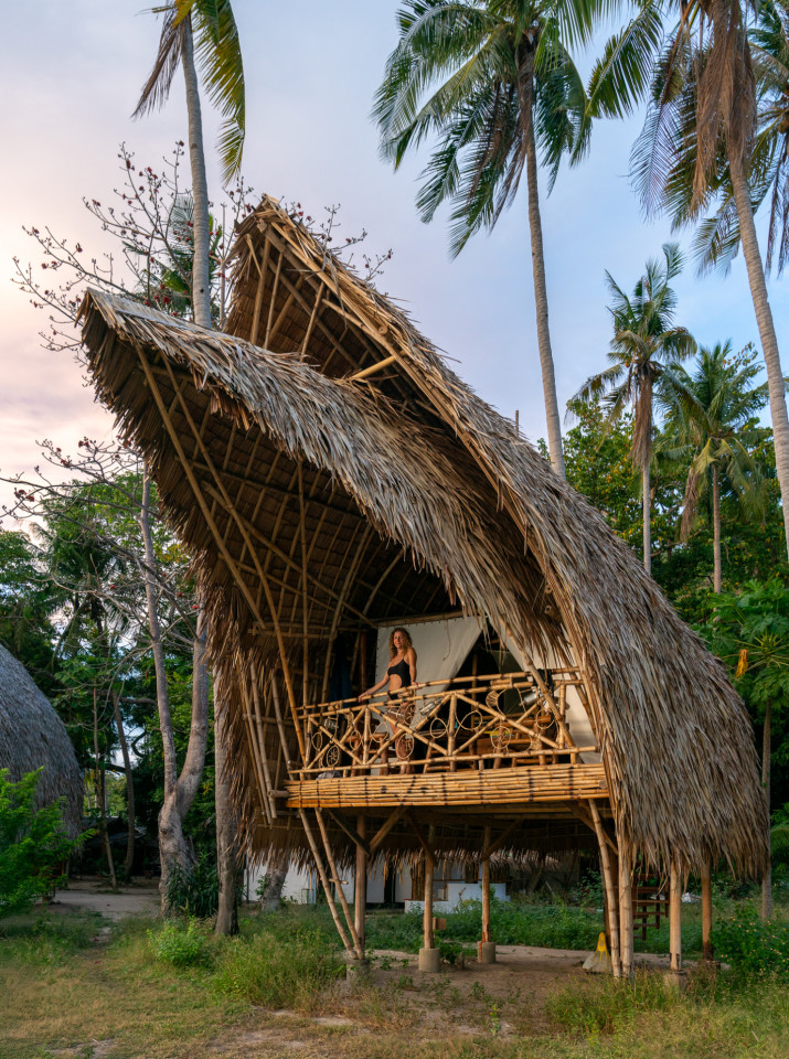 Large Twin Bamboo Hut With Sea View - Blissful Island Coliving: Perfect for Work & Relaxation with High-Speed Internet - Gallery - 8