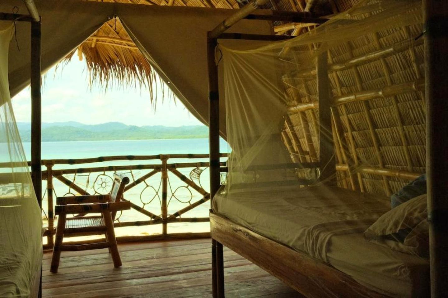 Large Twin Bamboo Hut With Sea View - Blissful Island Coliving: Perfect for Work & Relaxation with High-Speed Internet - Gallery - 3