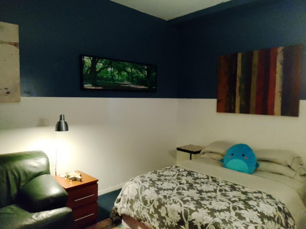  Private Bedroom62(Full Room)  -  Huge Bedroom in Quiet/Relaxed Home  - Gallery -  1