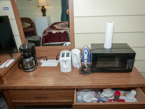 Self-Check-In Separate Entry Suite - Gallery - 13