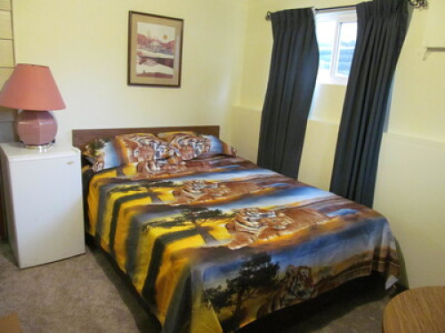 Self-Check-In Separate Entry Suite - Gallery - 15