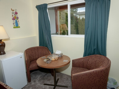 Self-Check-In Separate Entry Suite - Gallery - 10