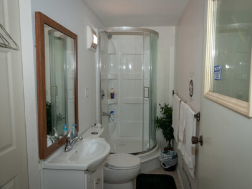 Self-Check-In Separate Entry Suite - Gallery - 14