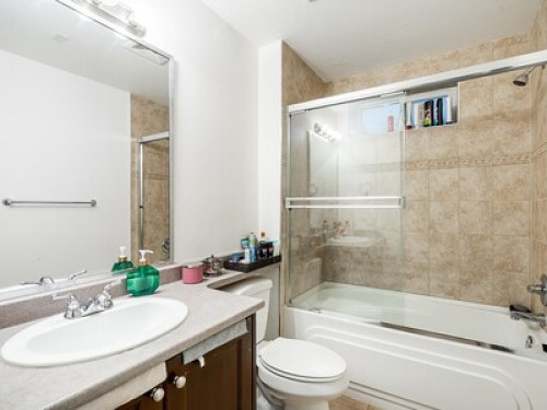 Fun homestay in Willoughby heights