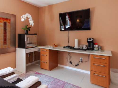 Modern Spacious Private Room 