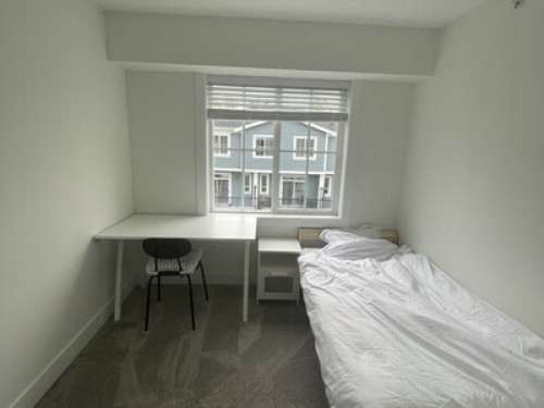Private room+bathroom in Langley - Gallery - 7