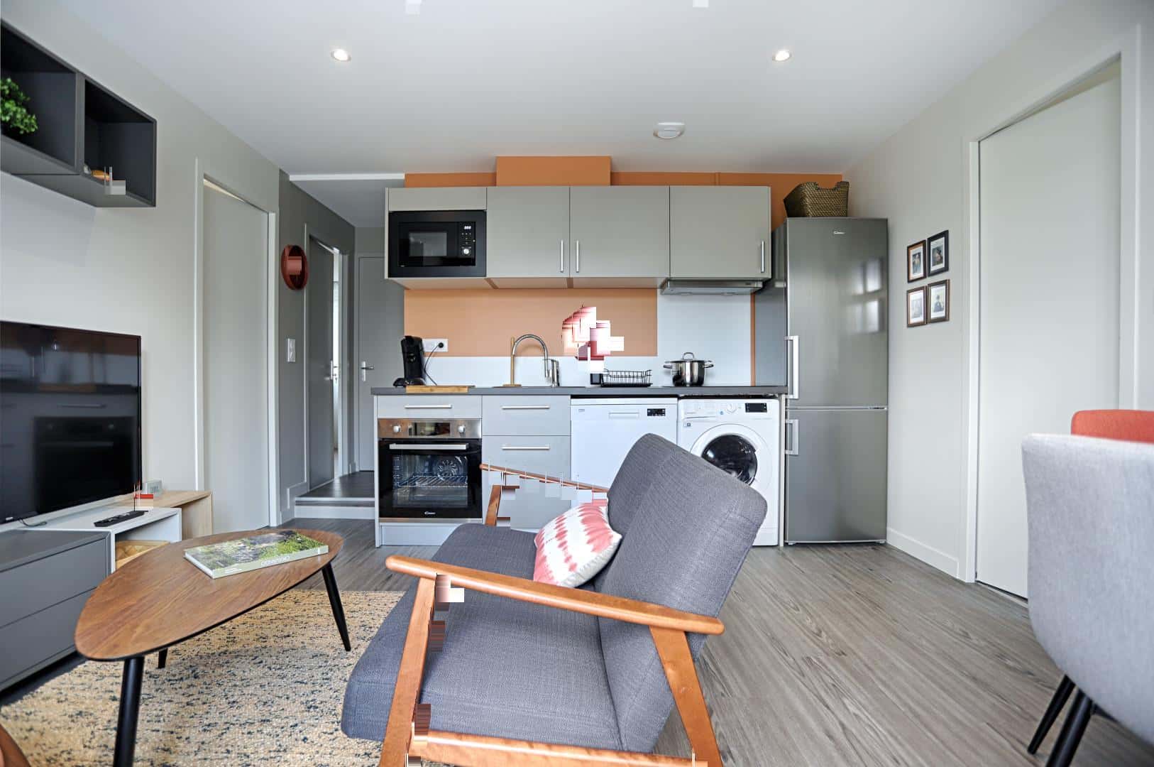 3 Bedrooms - 6