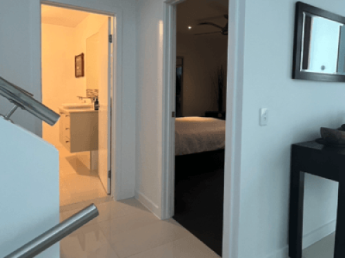 Guest room with own bathroom