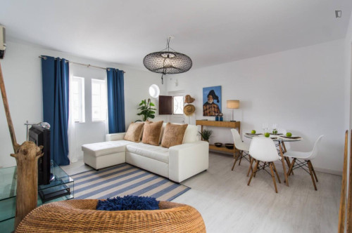 Fascinating 2 Bedroom Apartment with a view close to Sesimbra Beach