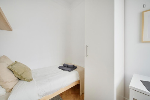 Lovely single bedroom near Campo Pequeno