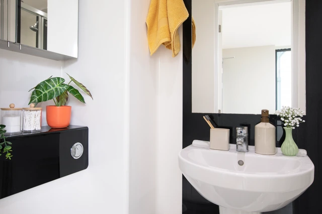  Ensuite  -  Unite - Parade Green  - Gallery -  1