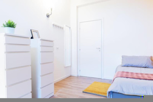 Stanza in Viale Alfredo Oriani