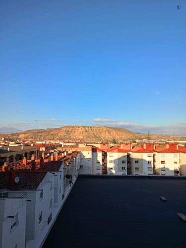 Homely single bedroom close to Universidad de La Rioja