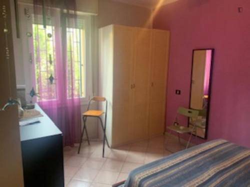 Double bedroom, with balcony, in 2-bedroom apartment