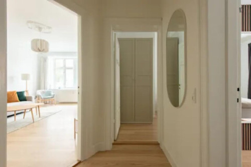 Inviting double bedroom near Copenhagen Business School