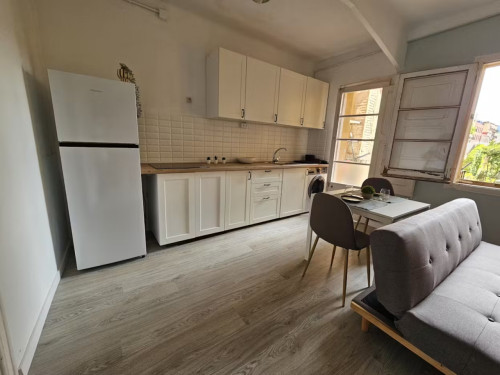 Stylish Coliving Apartment Steps from Las Ramblas in Historic Ciutat Vella  - Gallery -  5