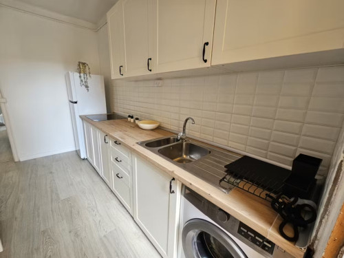 Stylish Coliving Apartment Steps from Las Ramblas in Historic Ciutat Vella