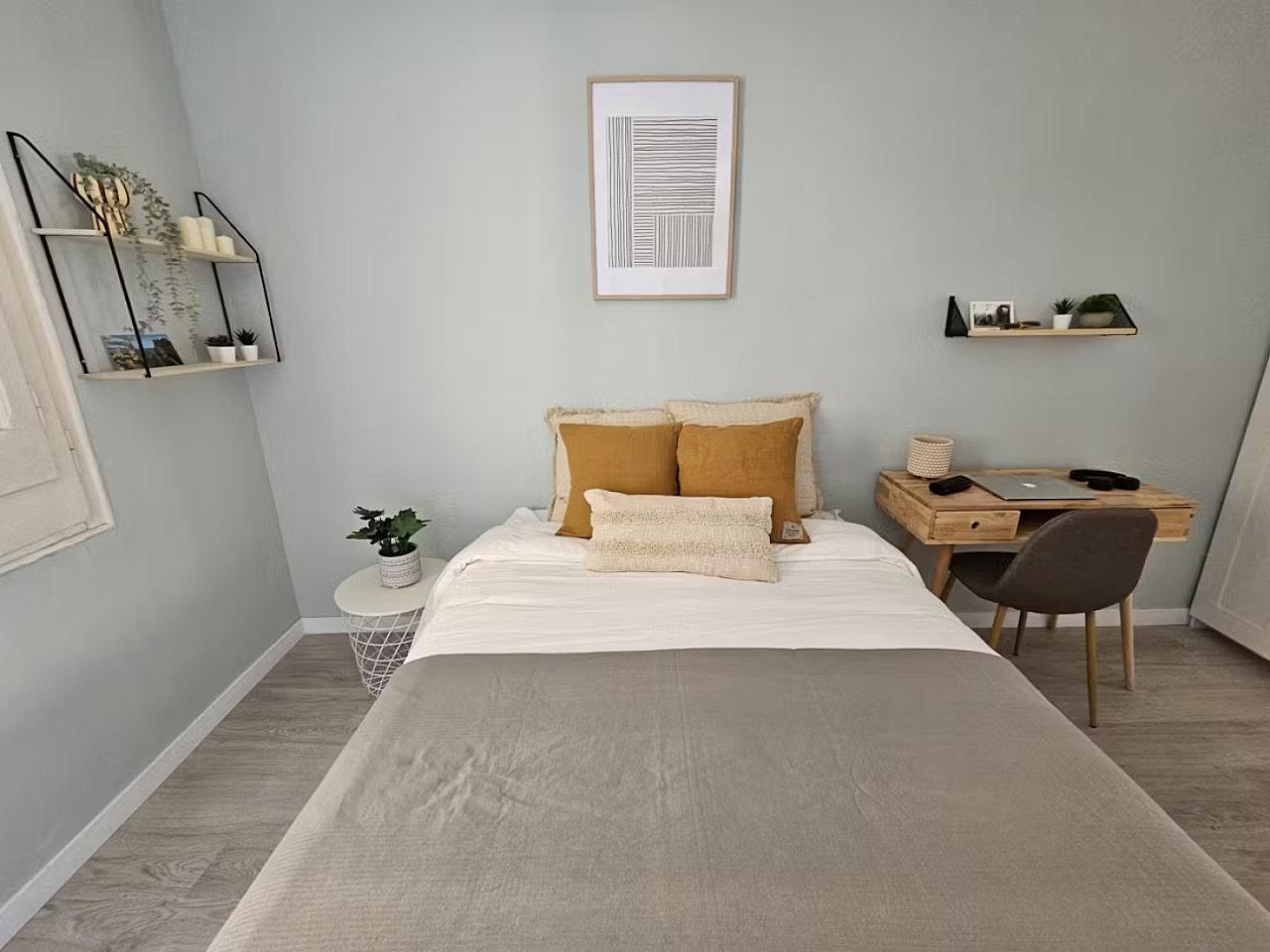  Room 1  -  Stylish Coliving Apartment Steps from Las Ramblas in Historic Ciutat Vella  - Gallery -  23