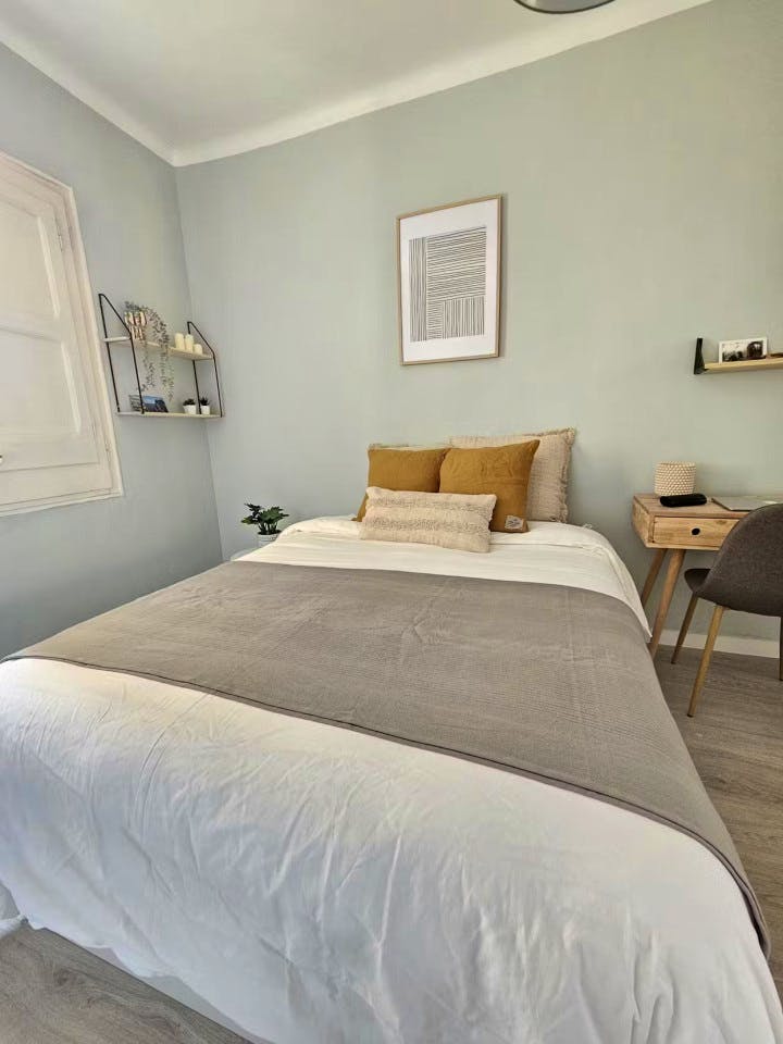  Room 1  -  Stylish Coliving Apartment Steps from Las Ramblas in Historic Ciutat Vella  - Gallery -  11